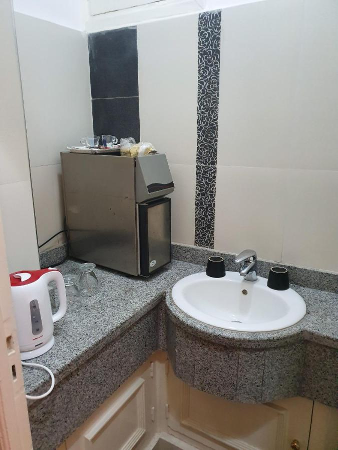 Ambassy Hotel Кенитра Екстериор снимка